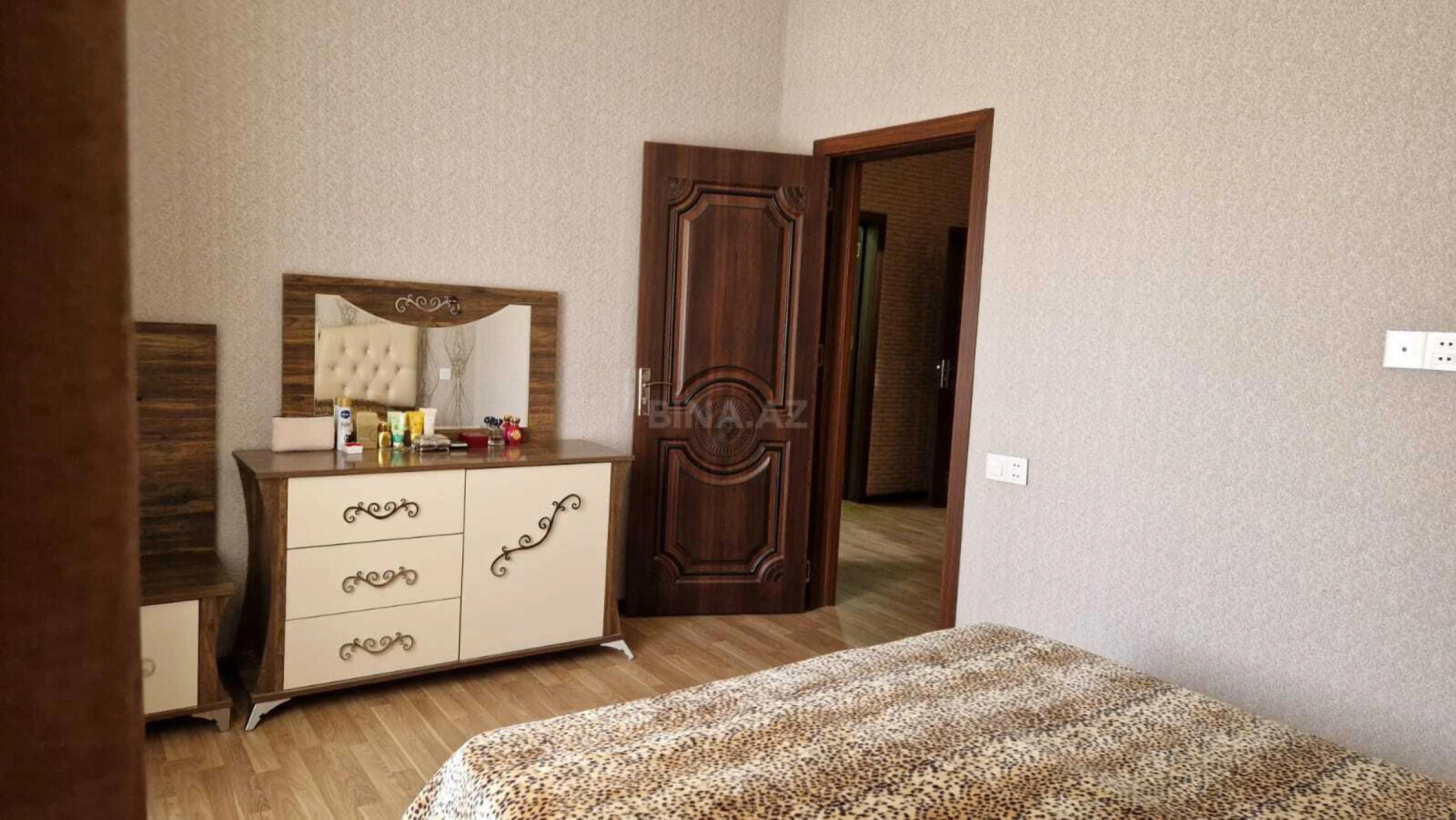 Satılır 4 otaqlı həyət evi 130 m²