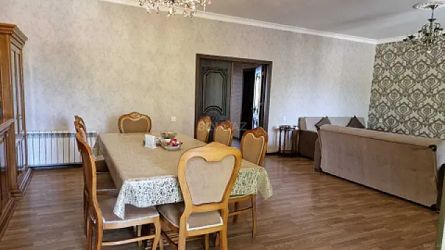 Satılır 4 otaqlı həyət evi 130 m²