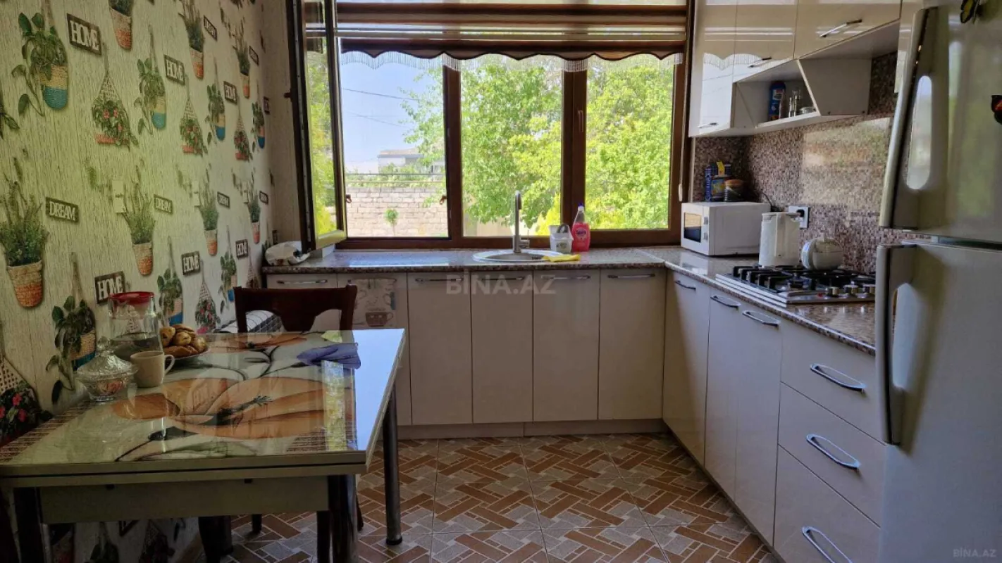 Satılır 4 otaqlı həyət evi 130 m²