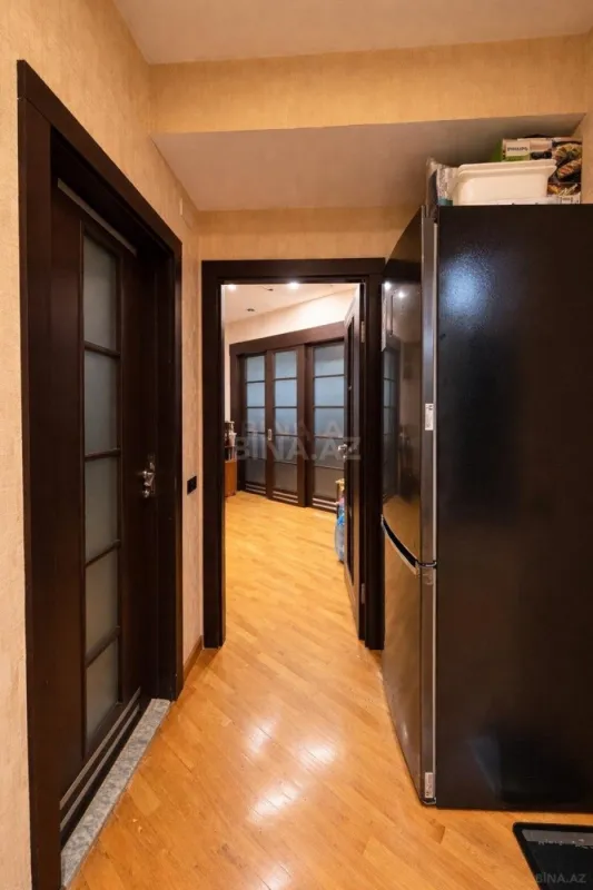 Satılır 4 otaqlı mənzil 155 m²
