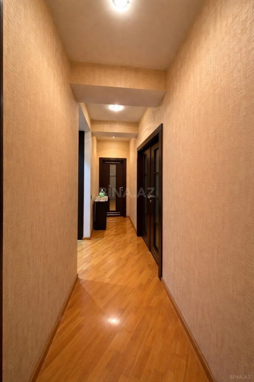 Satılır 4 otaqlı mənzil 155 m²