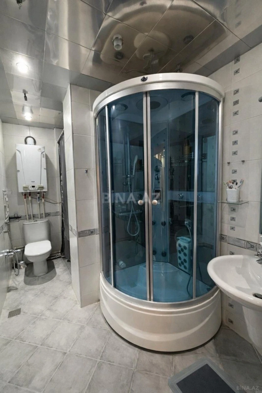 Satılır 4 otaqlı mənzil 155 m²