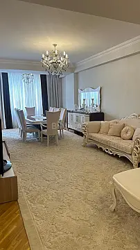 Satılır 3 otaqlı mənzil 165 m² — Bakı 3 otaq 165.00 m²