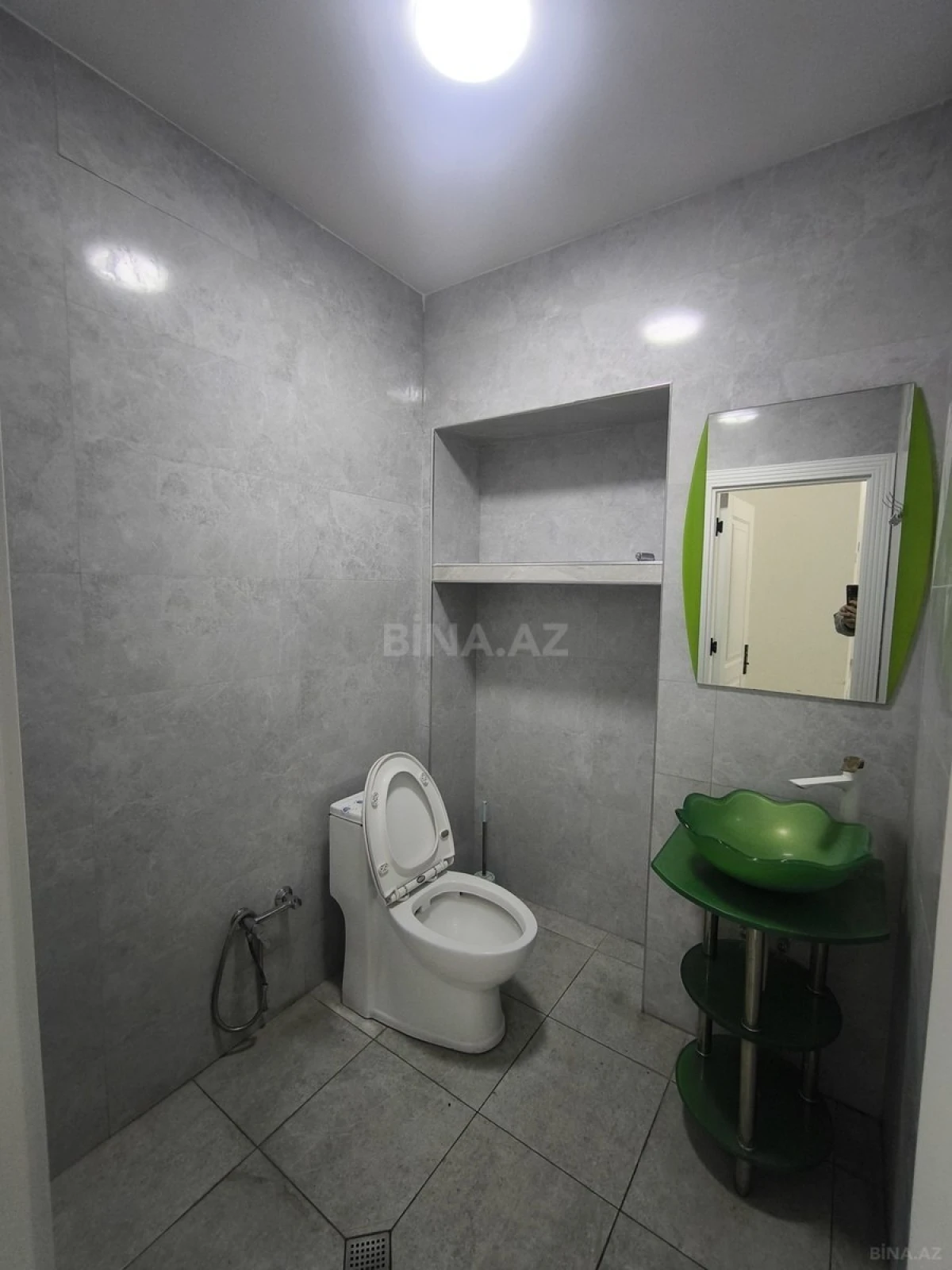 Kirayə verilir 4 otaqlı ofis 240 m²