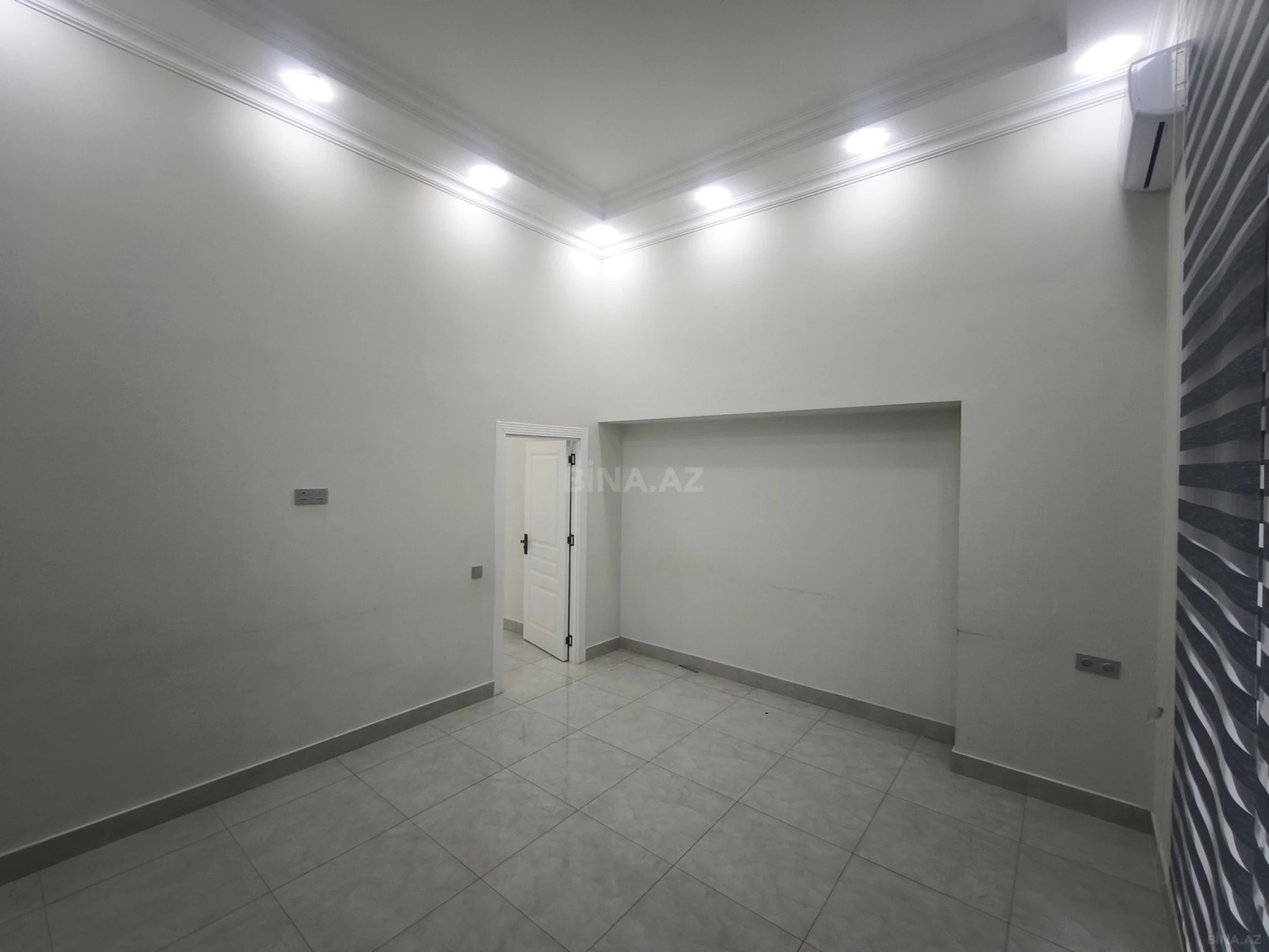 Kirayə verilir 4 otaqlı ofis 240 m²