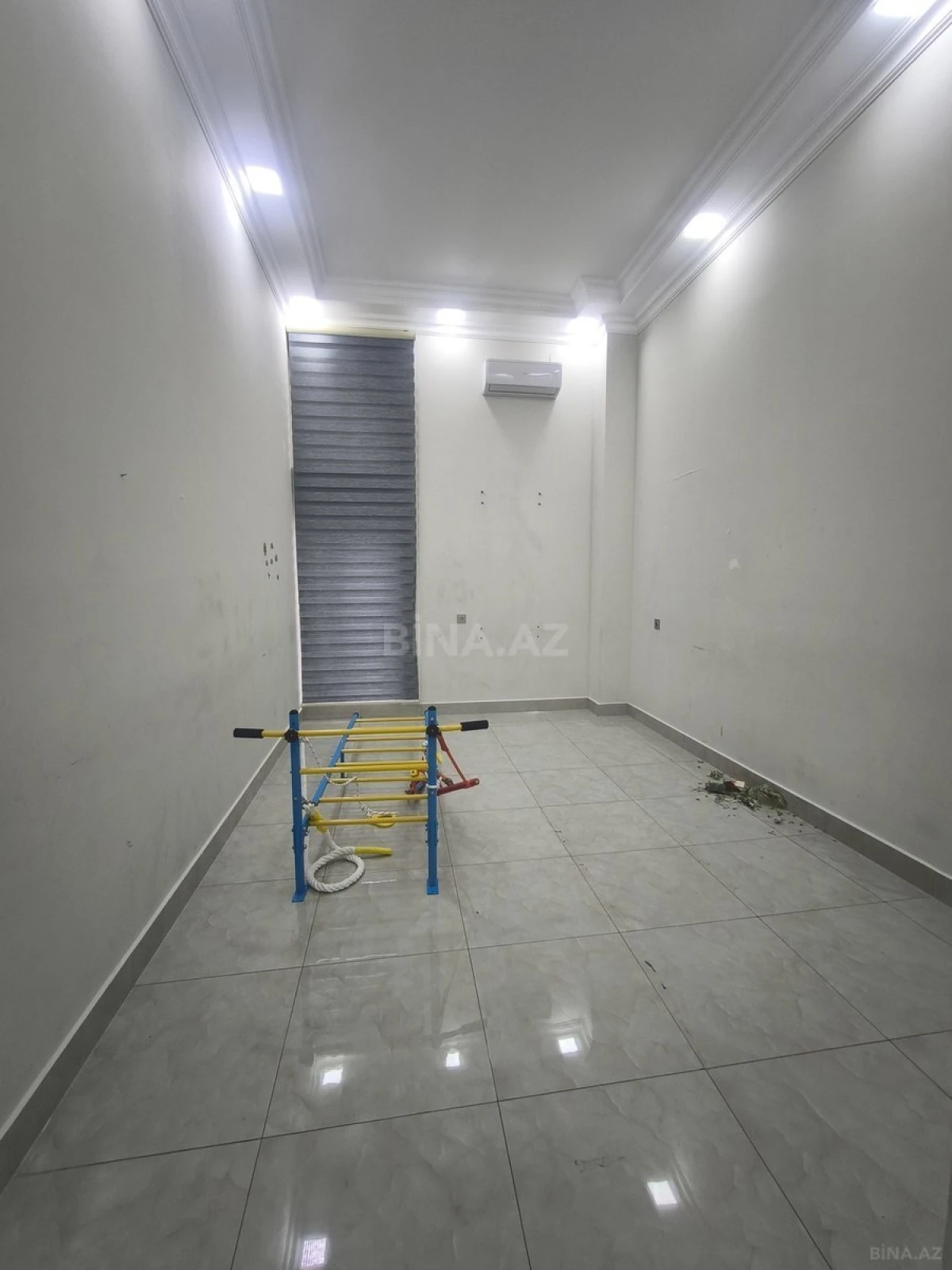 Kirayə verilir 4 otaqlı ofis 240 m²