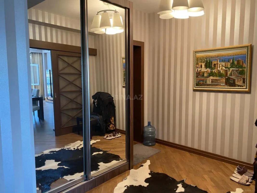 Kirayə verilir 2 otaqlı mənzil 80 m²