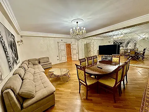 Satılır 4 otaqlı mənzil 205 m² — Bakı, Nəsimi 4 otaq 205.00 m²
