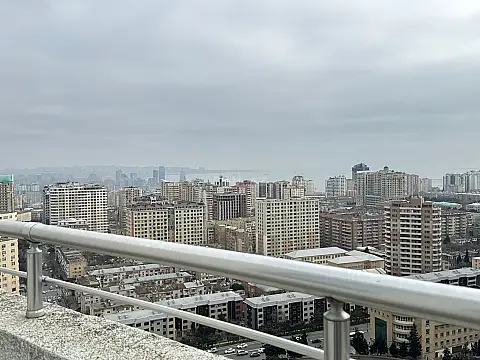 Satılır 4 otaqlı mənzil 187 m²
