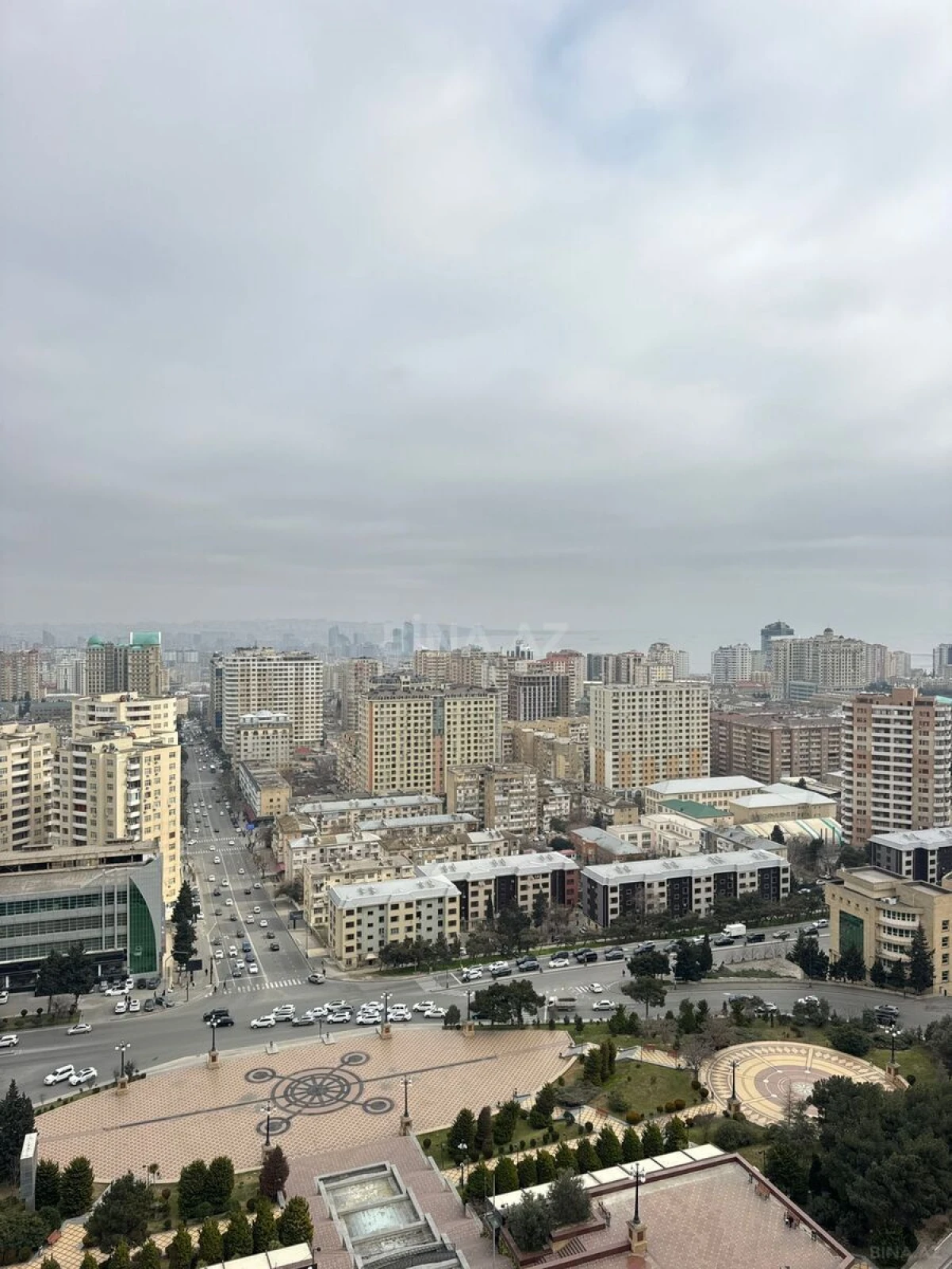 Satılır 4 otaqlı mənzil 187 m²