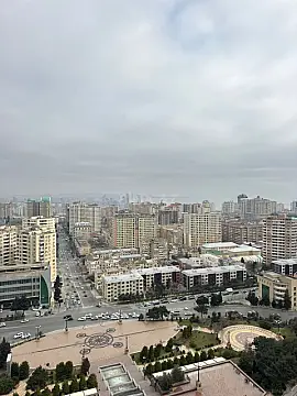 Satılır 4 otaqlı mənzil 187 m²