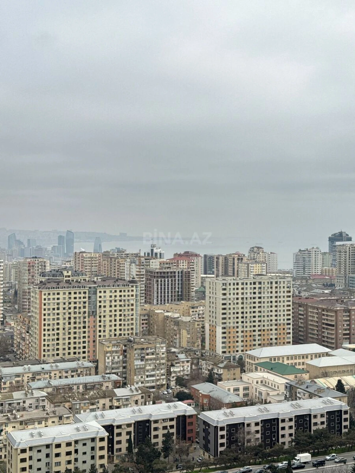 Satılır 4 otaqlı mənzil 187 m²