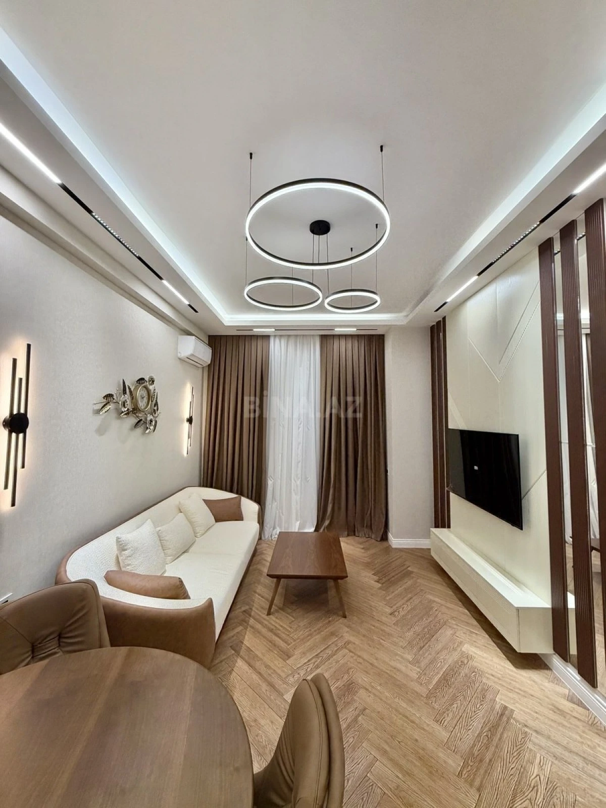 Satılır 2 otaqlı mənzil 68 m²