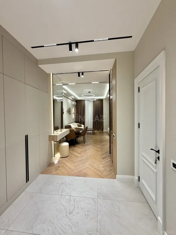 Satılır 2 otaqlı mənzil 68 m²