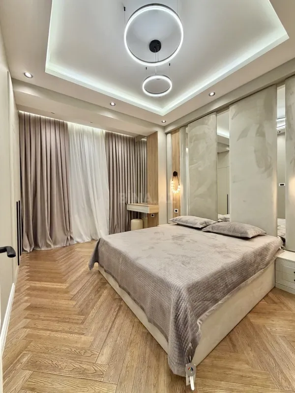 Satılır 2 otaqlı mənzil 68 m²