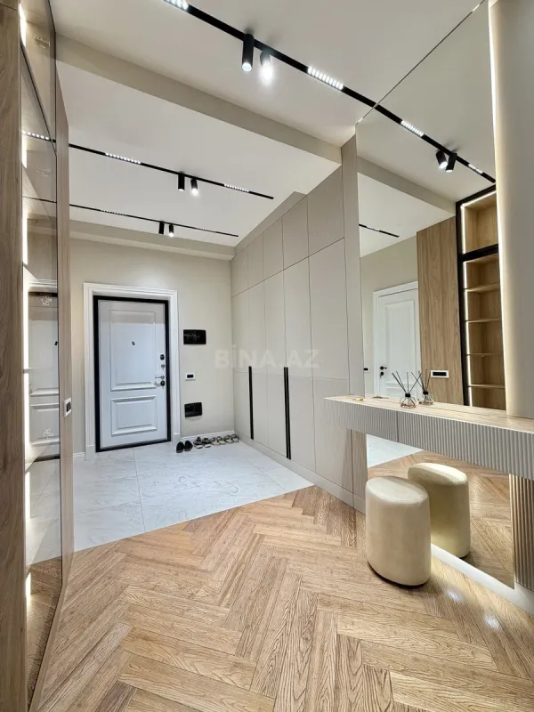 Satılır 2 otaqlı mənzil 68 m²