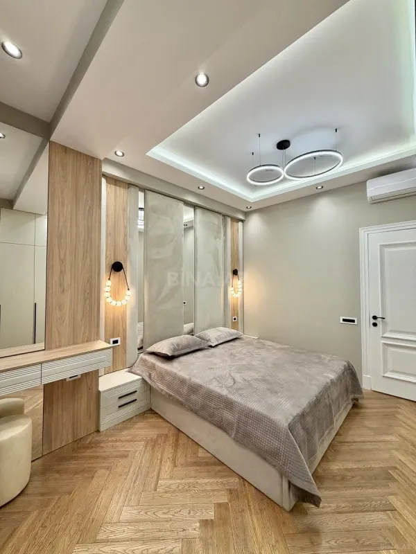 Satılır 2 otaqlı mənzil 68 m²