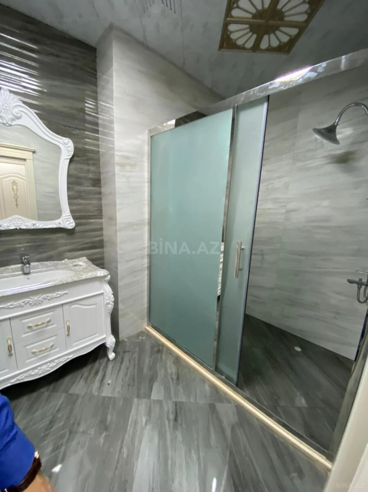 Kirayə verilir 2 otaqlı mənzil 85 m²