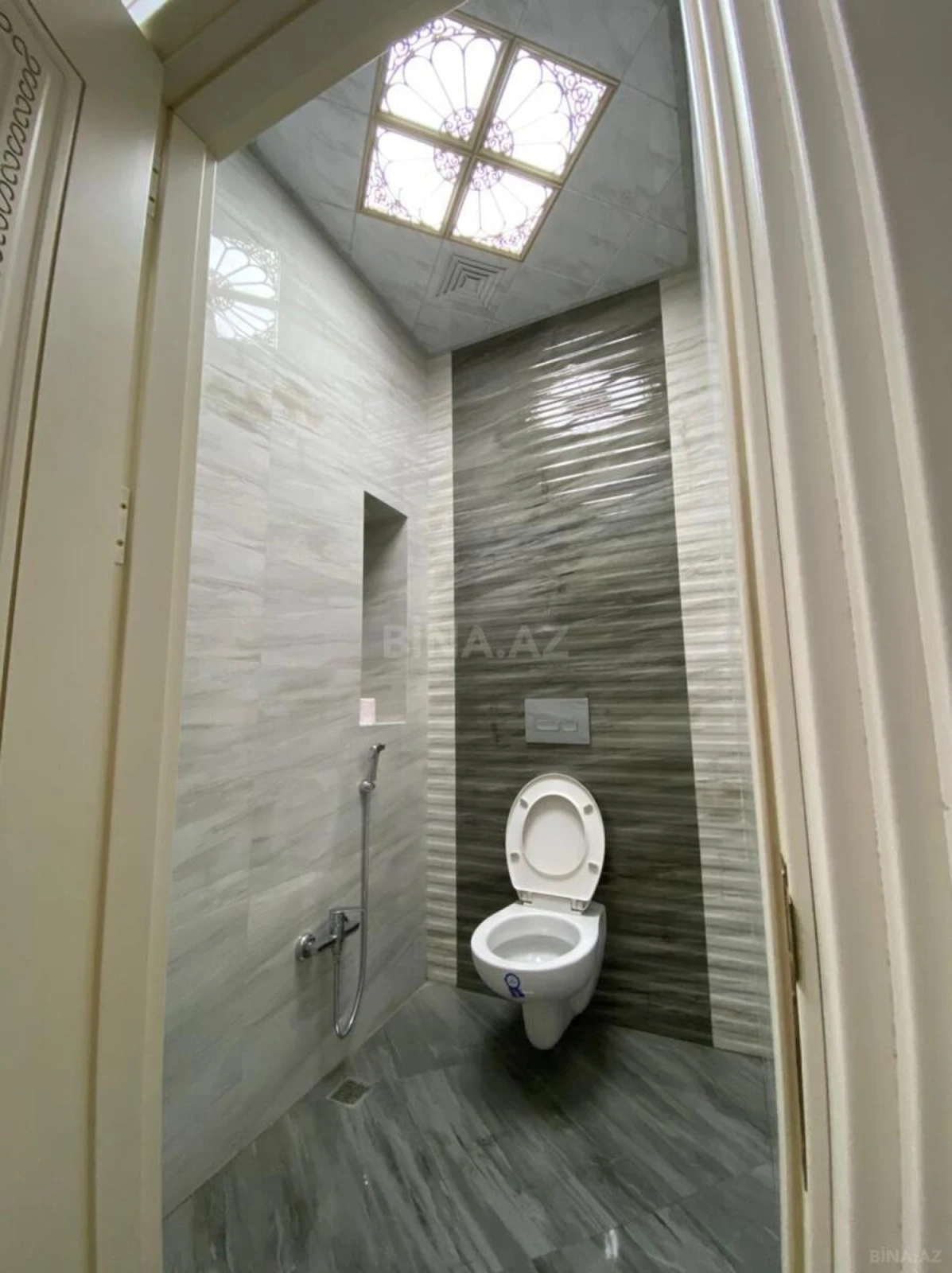 Kirayə verilir 2 otaqlı mənzil 85 m²