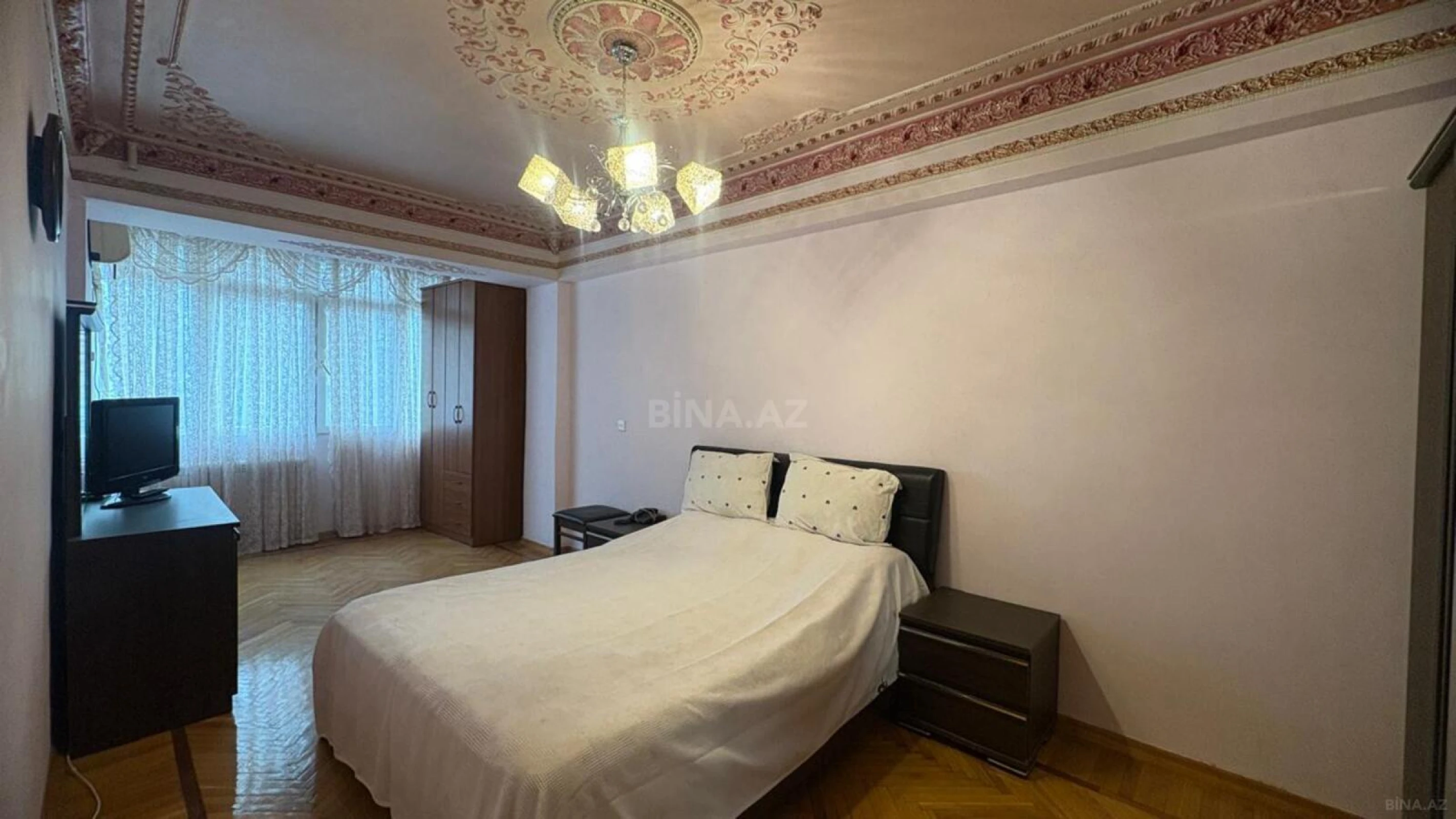 Satılır 4 otaqlı mənzil 120 m²