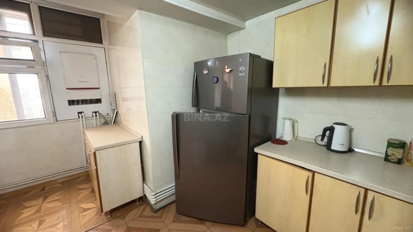 Satılır 4 otaqlı mənzil 120 m²
