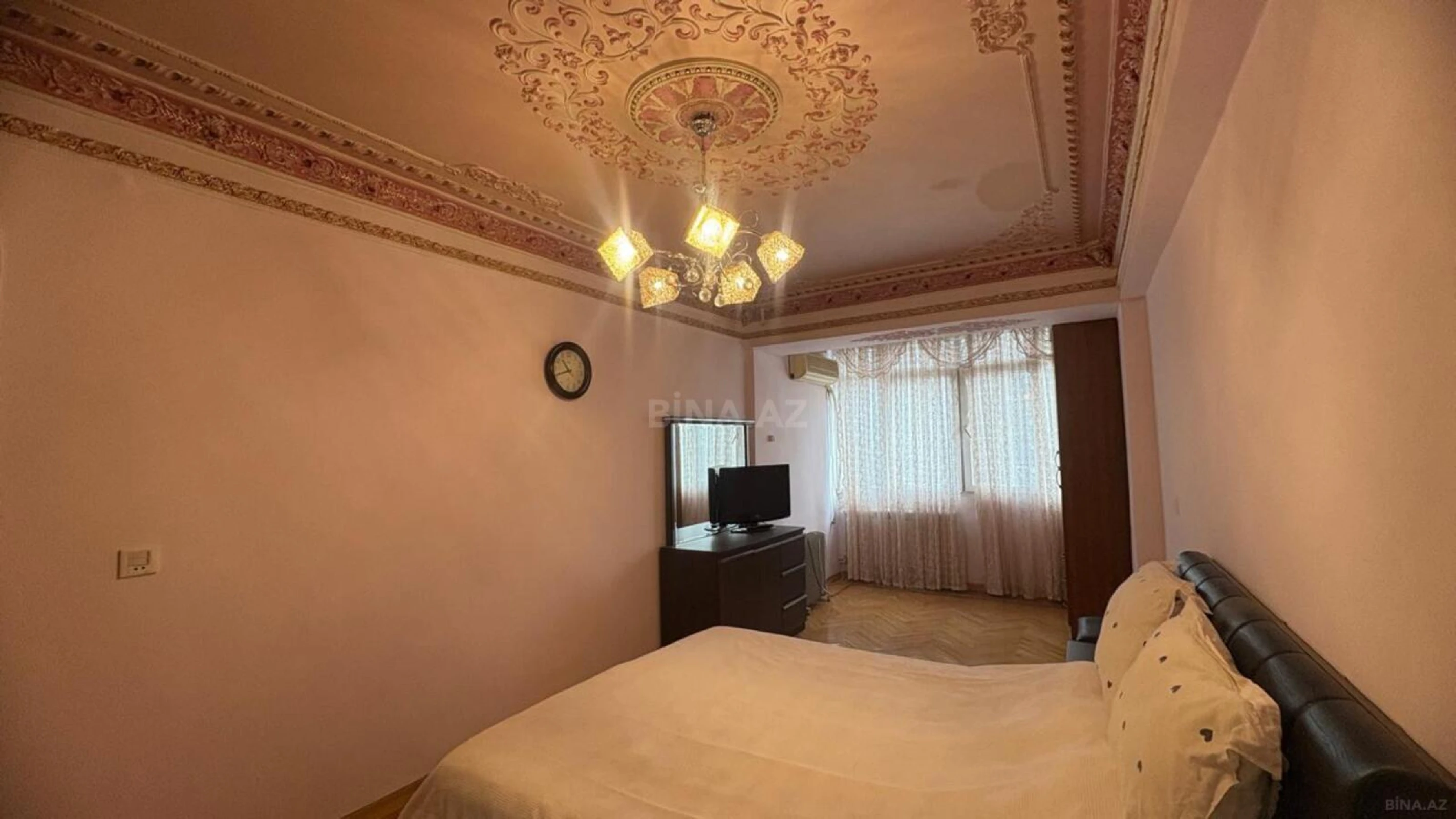 Satılır 4 otaqlı mənzil 120 m²