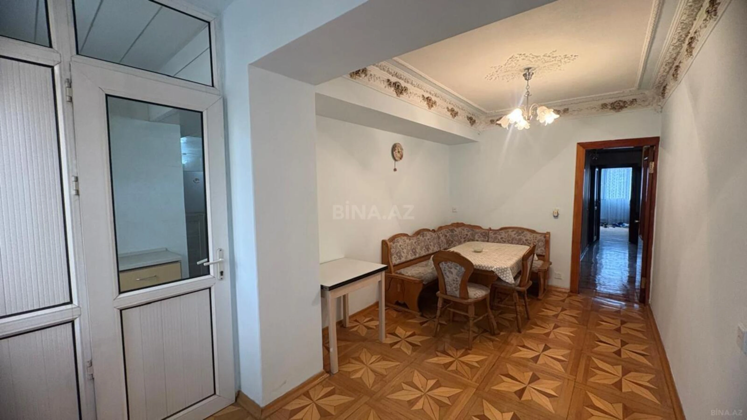 Satılır 4 otaqlı mənzil 120 m²