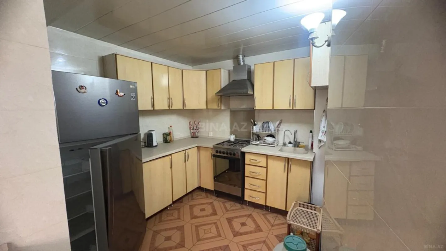 Satılır 4 otaqlı mənzil 120 m²