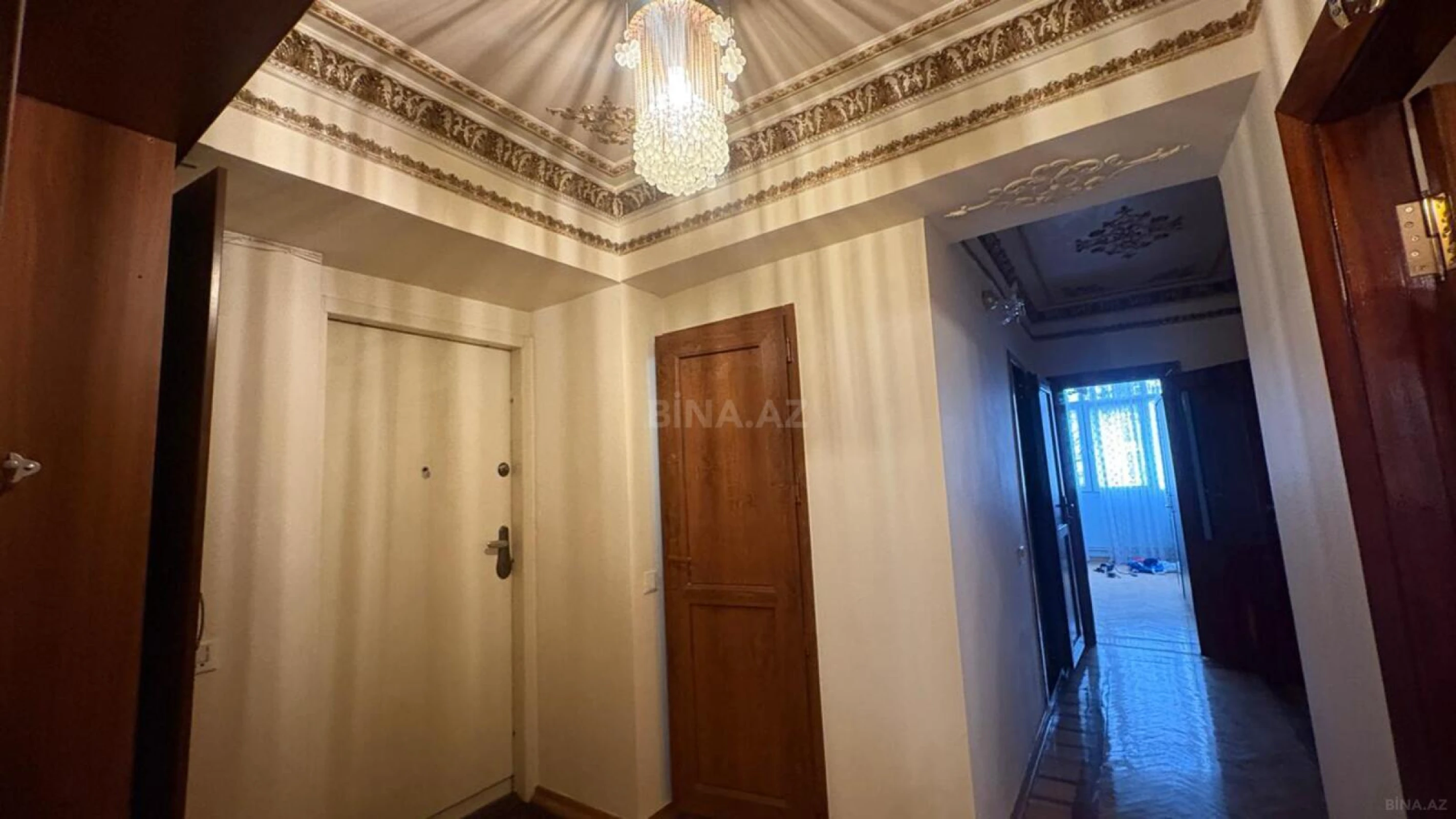 Satılır 4 otaqlı mənzil 120 m²