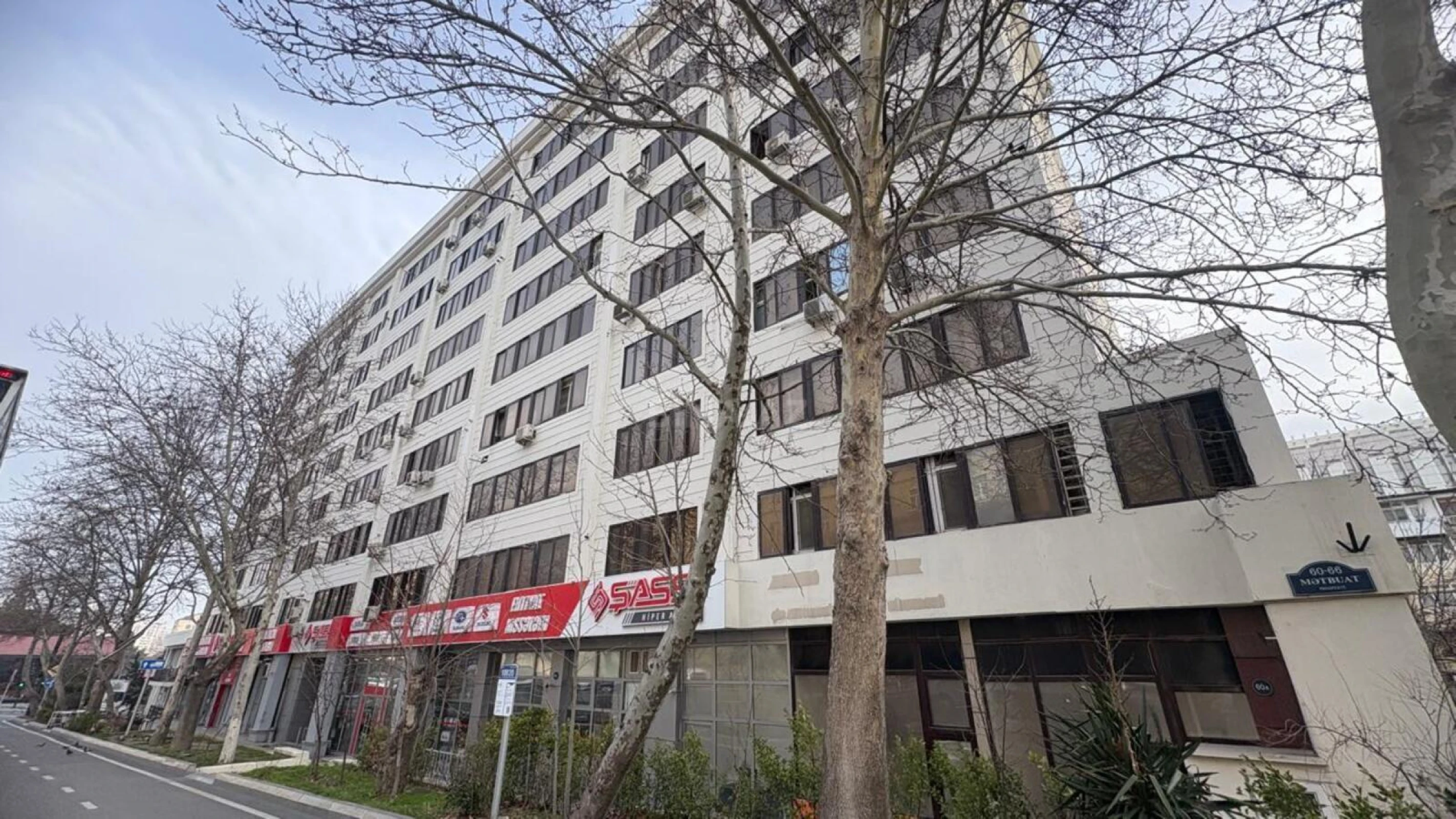 Satılır 4 otaqlı mənzil 120 m²