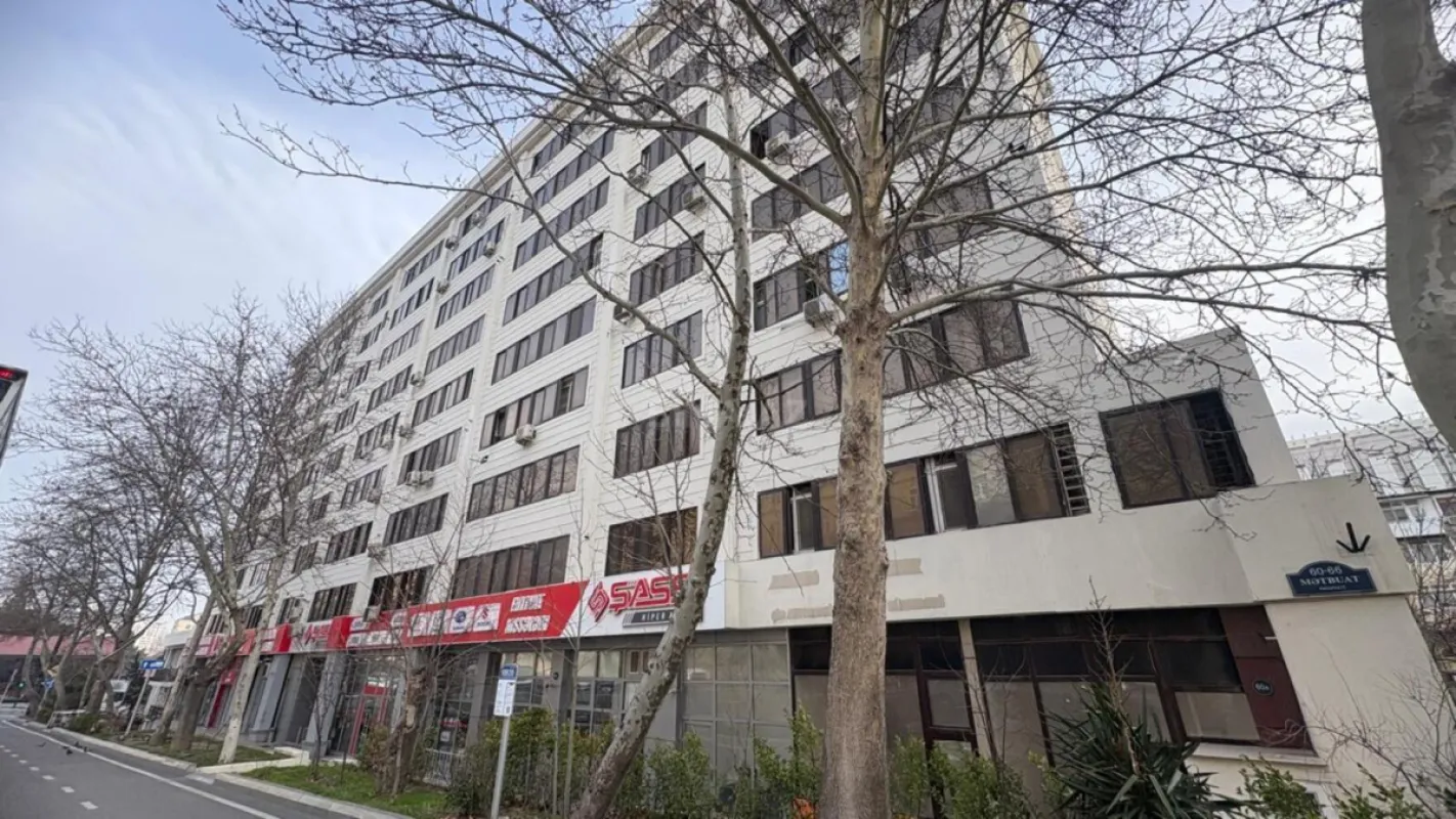 Satılır 4 otaqlı mənzil 120 m²