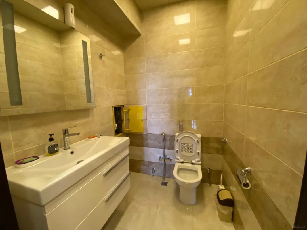 Satılır 3 otaqlı mənzil 157 m²