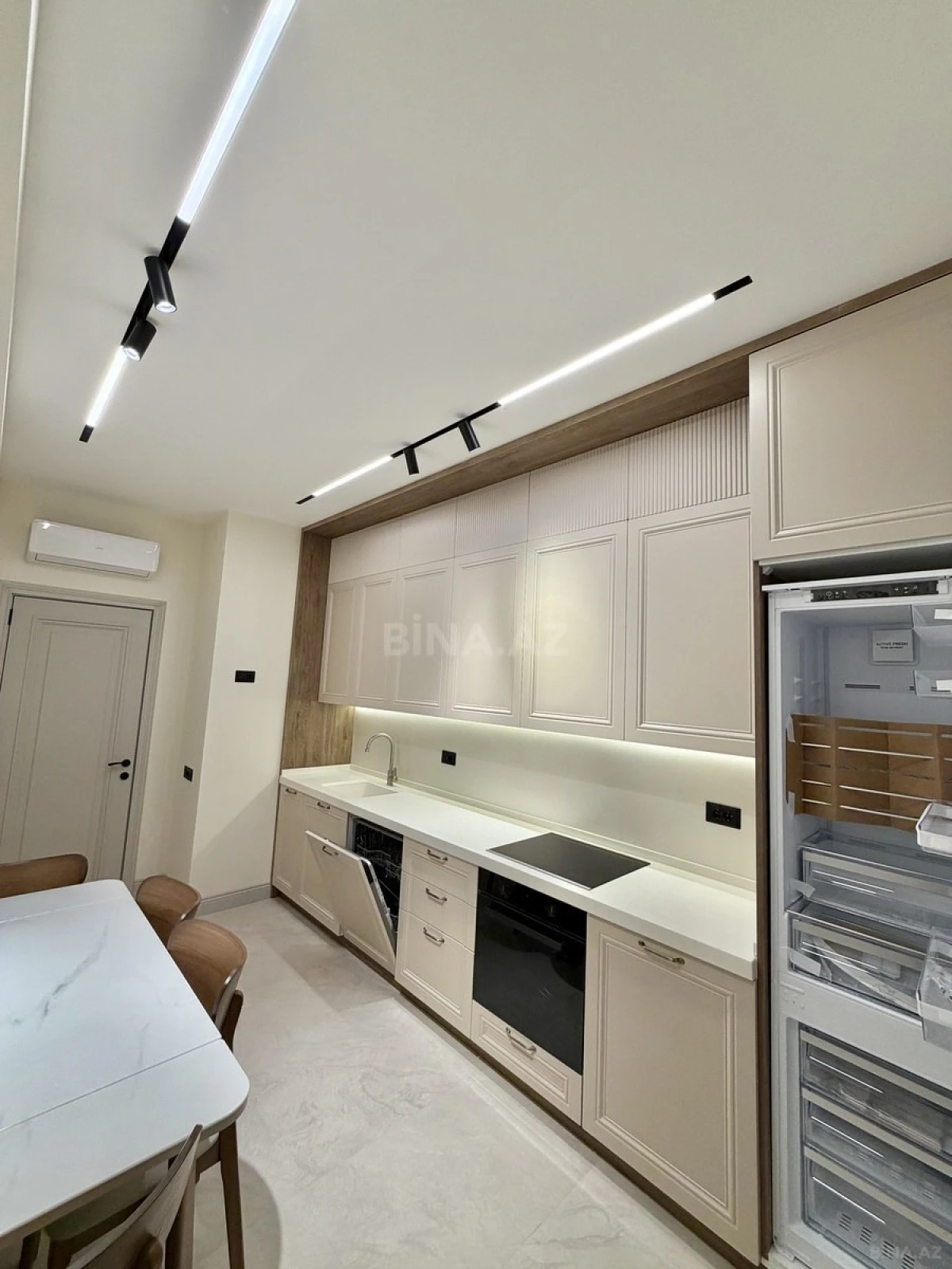 Satılır 2 otaqlı mənzil 86 m²