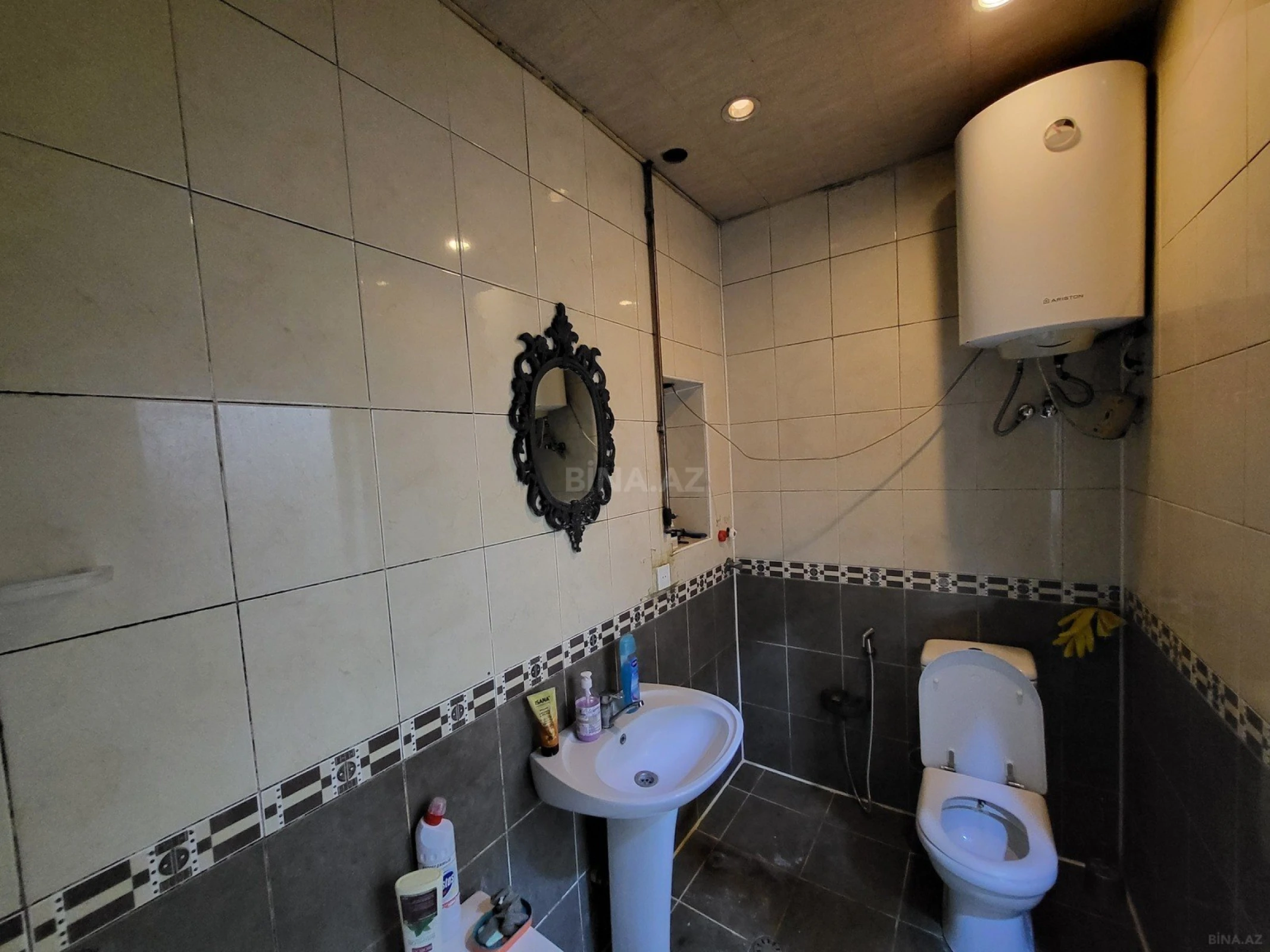 Satılır 2 otaqlı mənzil 60 m²