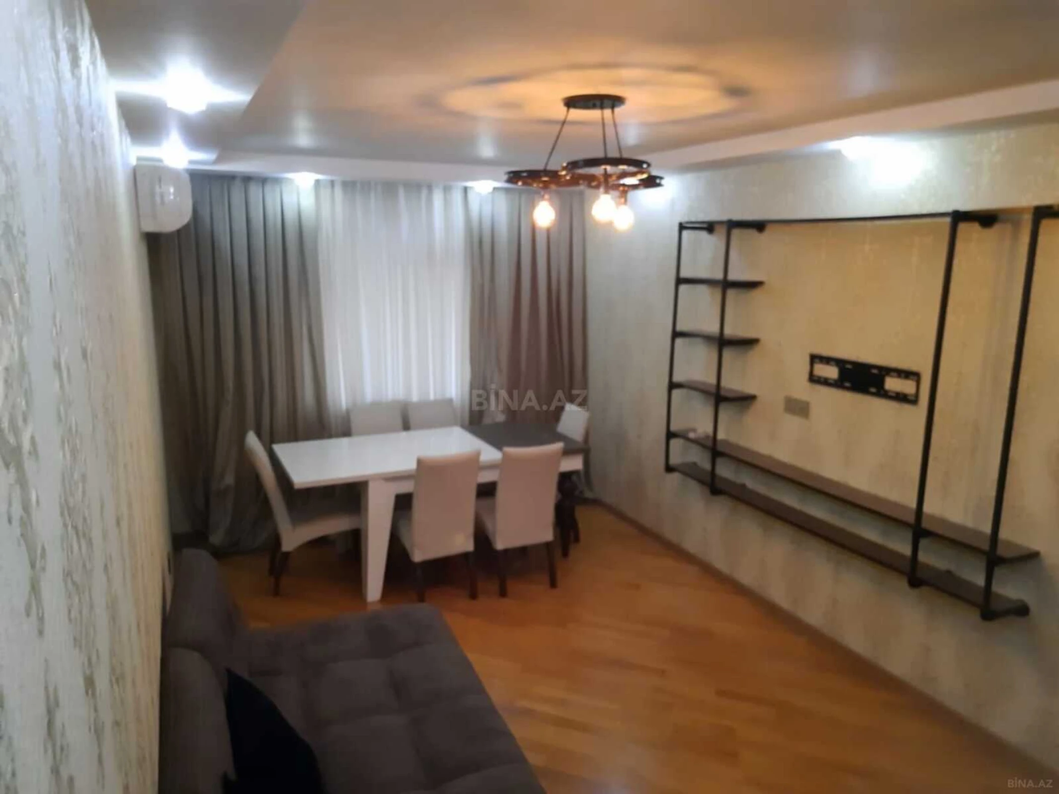 Satılır 3 otaqlı mənzil 137 m²