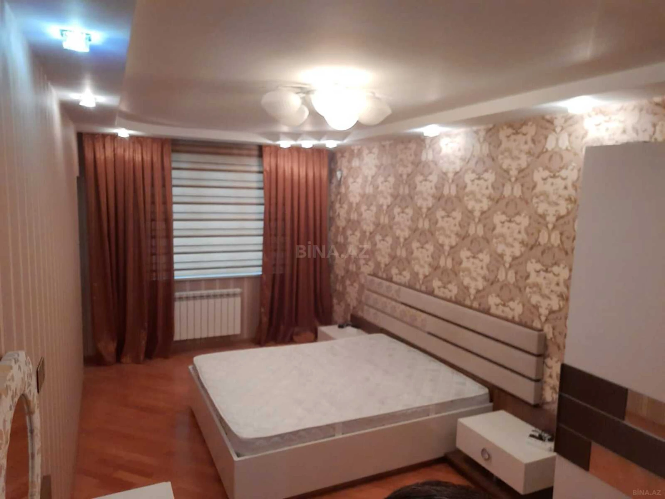 Satılır 3 otaqlı mənzil 137 m²