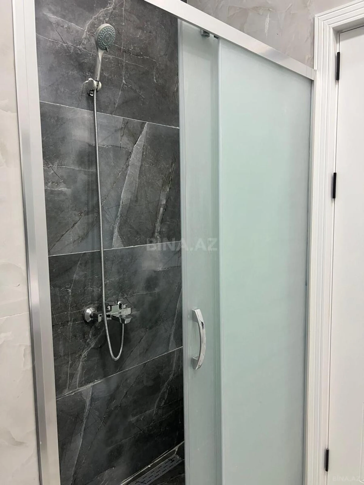 Kirayə verilir obyekt 130 m²