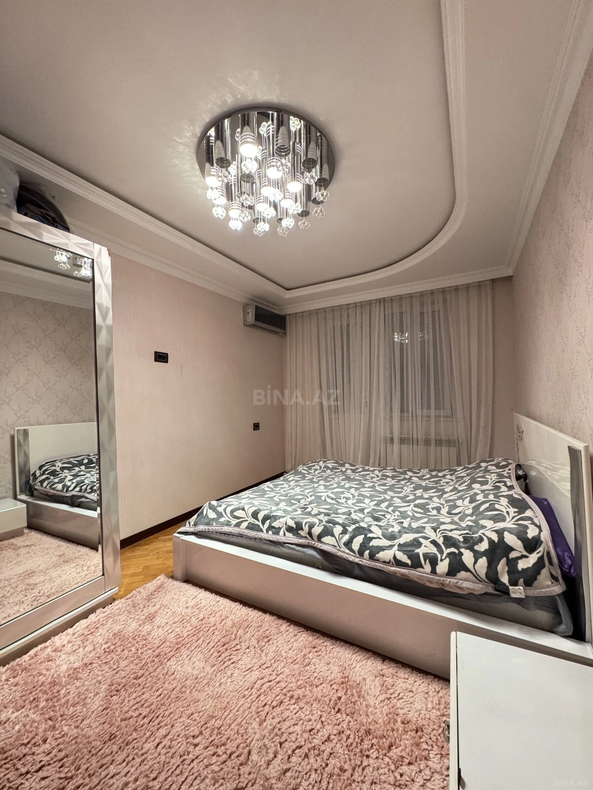 Satılır 2 otaqlı mənzil 74 m²