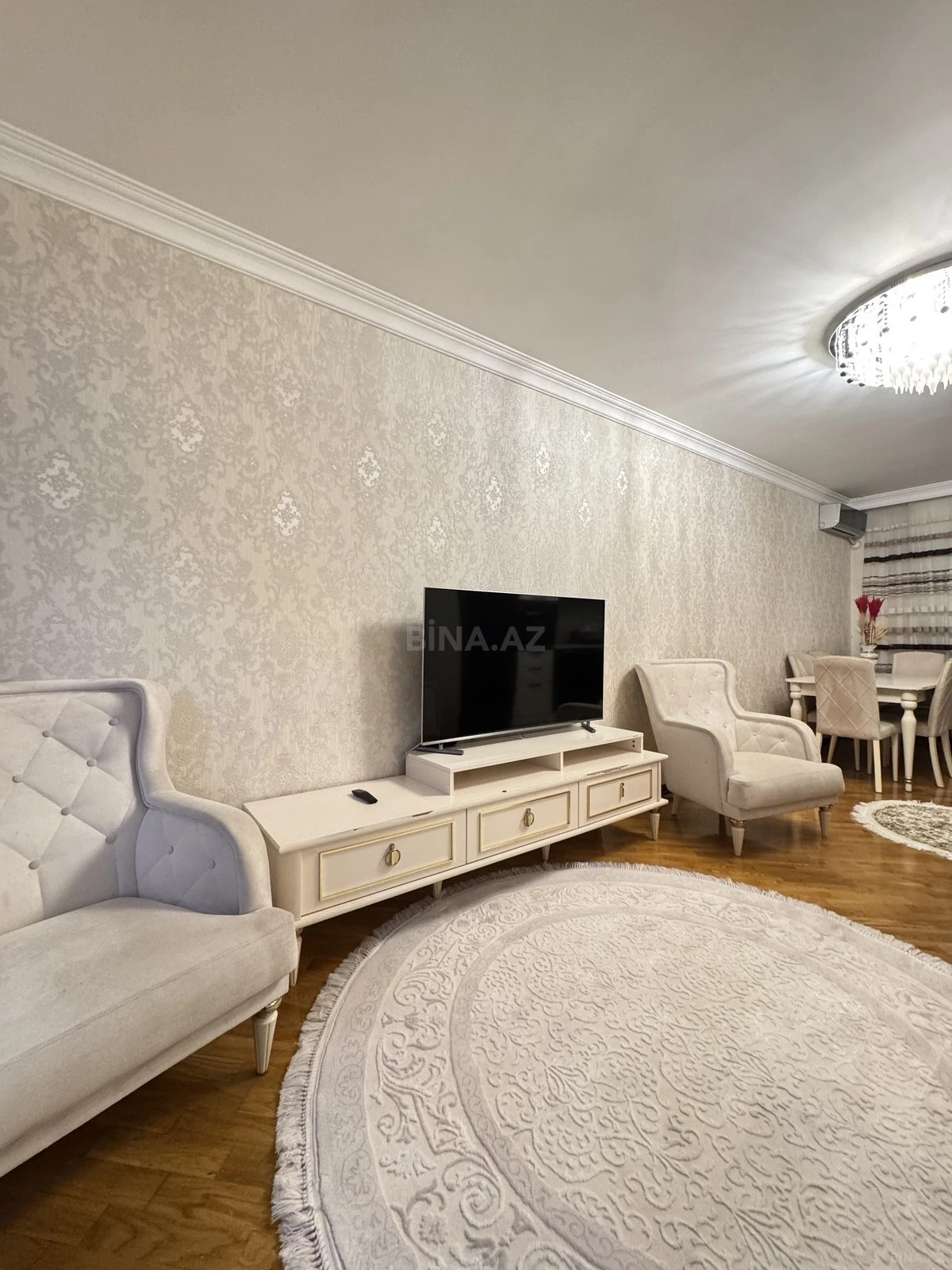 Satılır 2 otaqlı mənzil 74 m²
