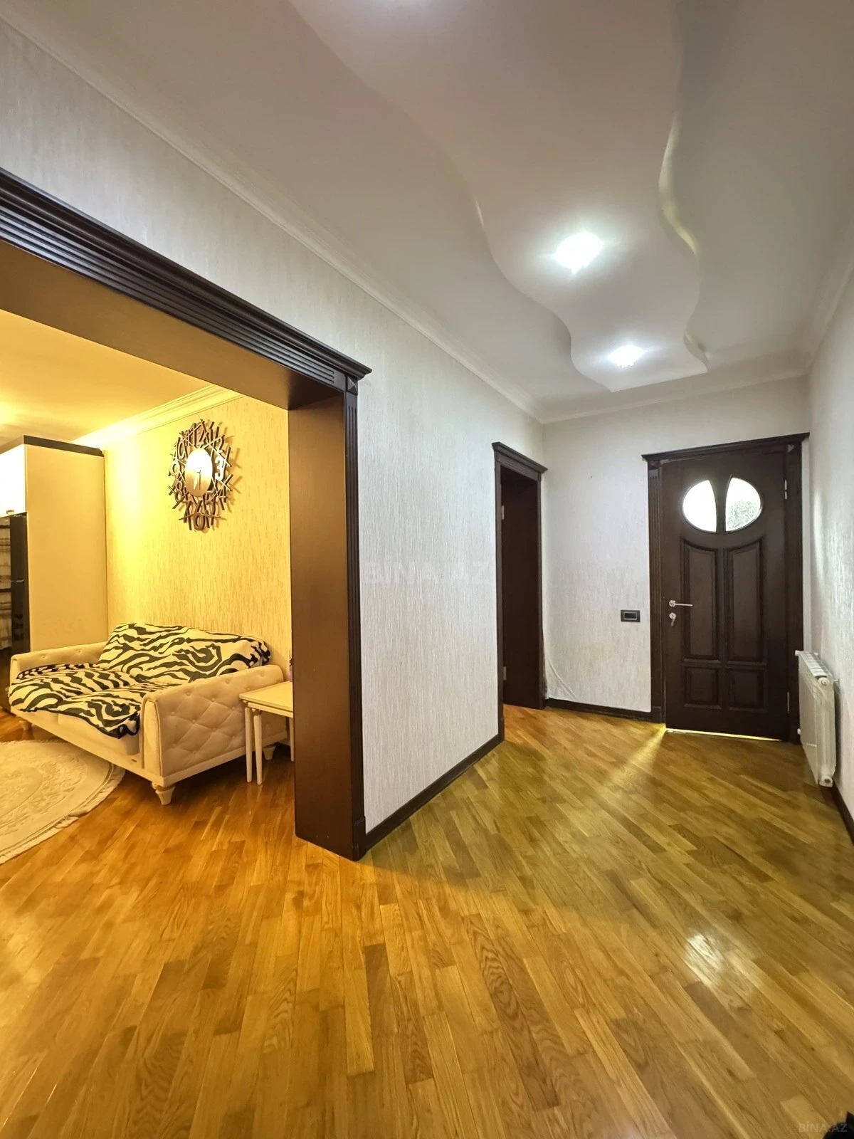 Satılır 2 otaqlı mənzil 74 m²