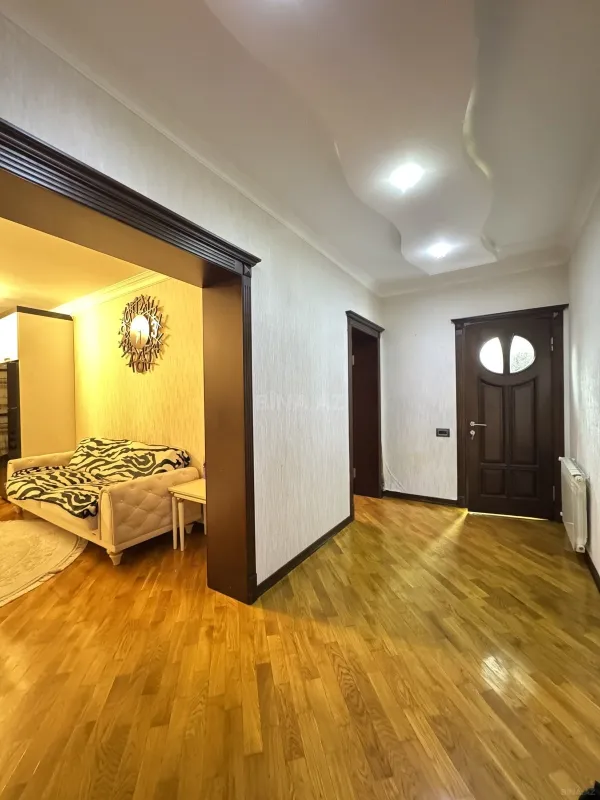 Satılır 2 otaqlı mənzil 74 m²