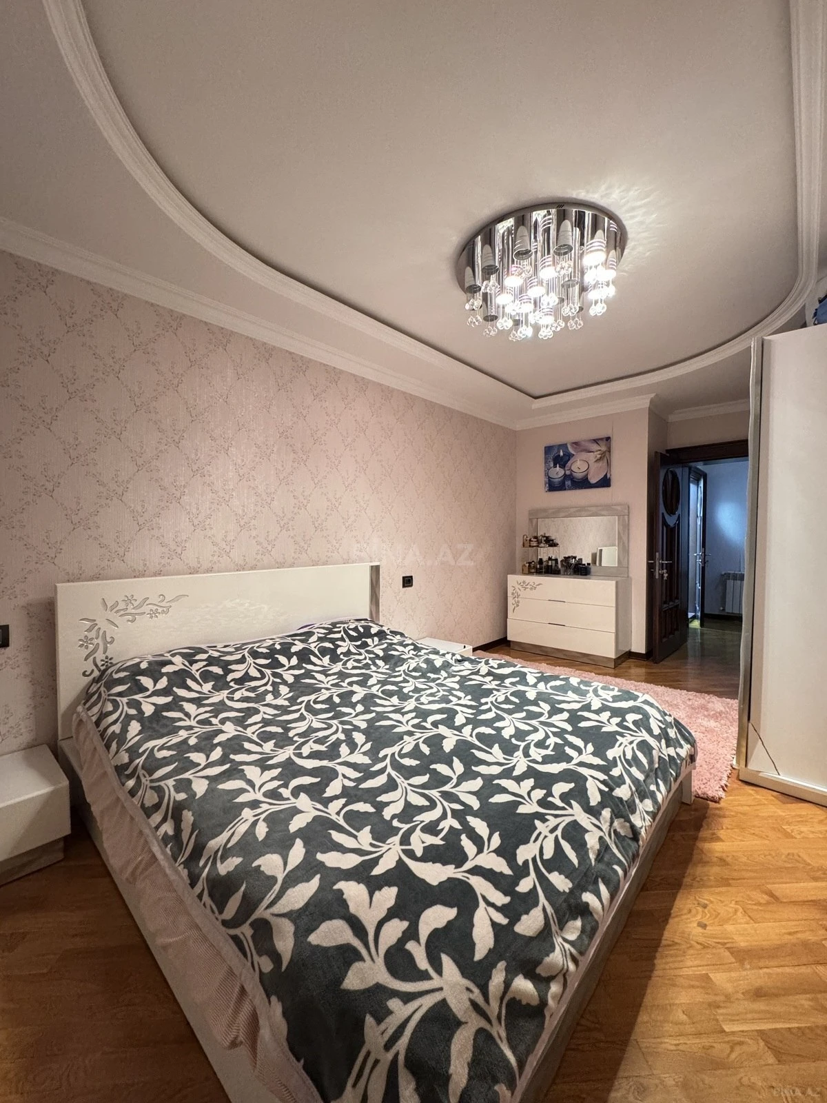 Satılır 2 otaqlı mənzil 74 m²