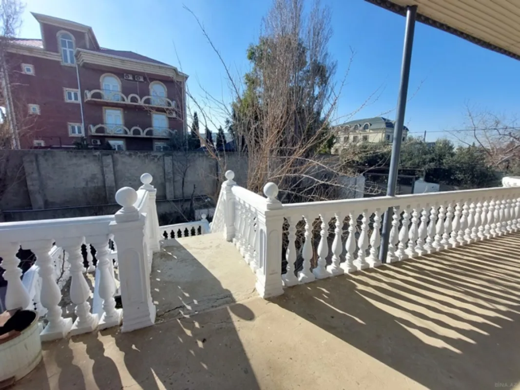 Satılır 5 otaqlı həyət evi 180 m²