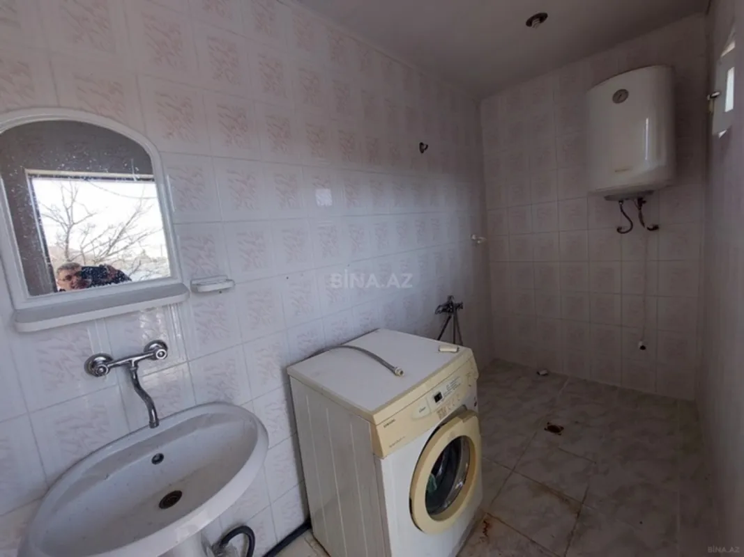 Satılır 5 otaqlı həyət evi 180 m²