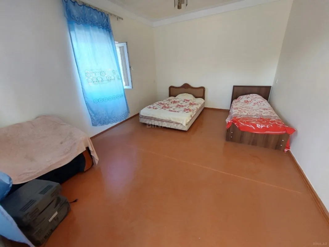 Satılır 5 otaqlı həyət evi 180 m²