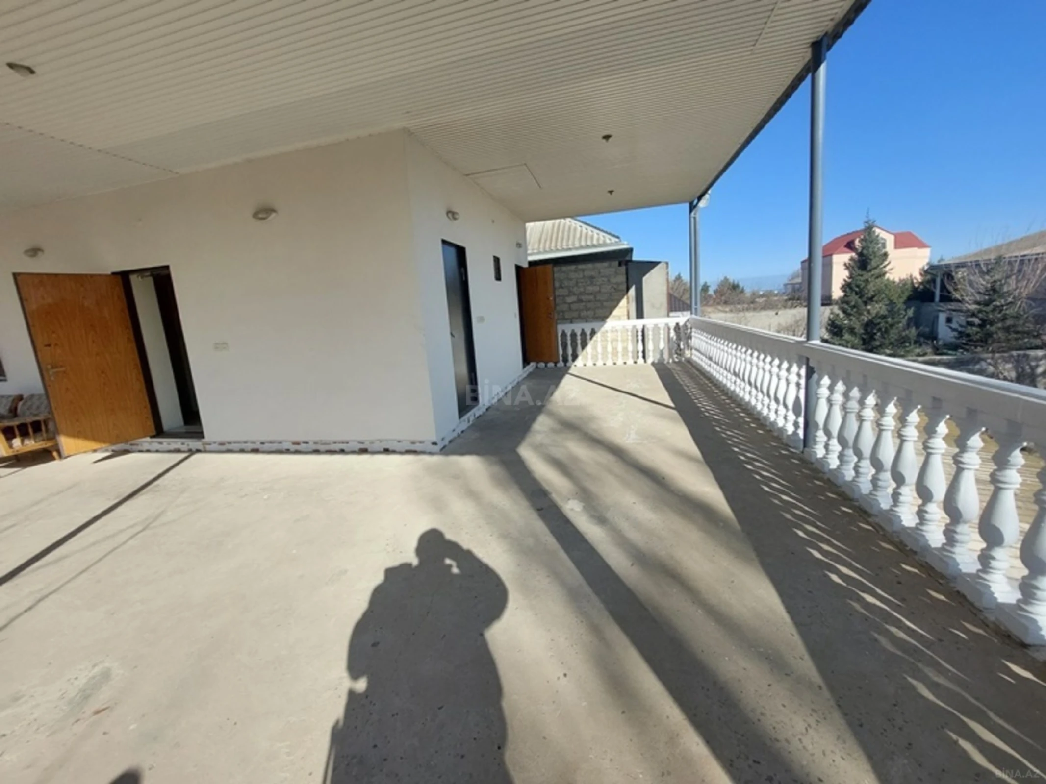 Satılır 5 otaqlı həyət evi 180 m²