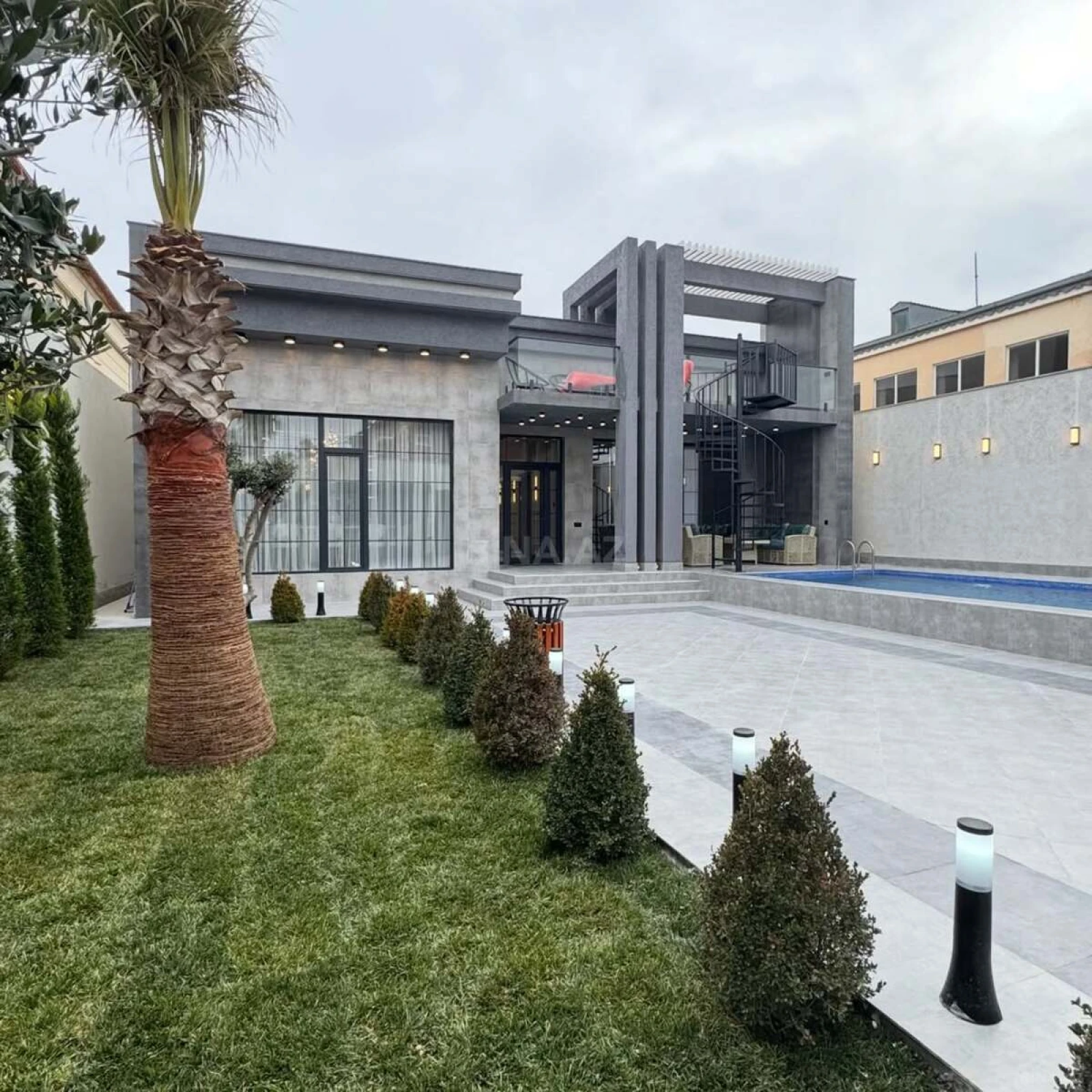 Satılır 5 otaqlı həyət evi 170 m²