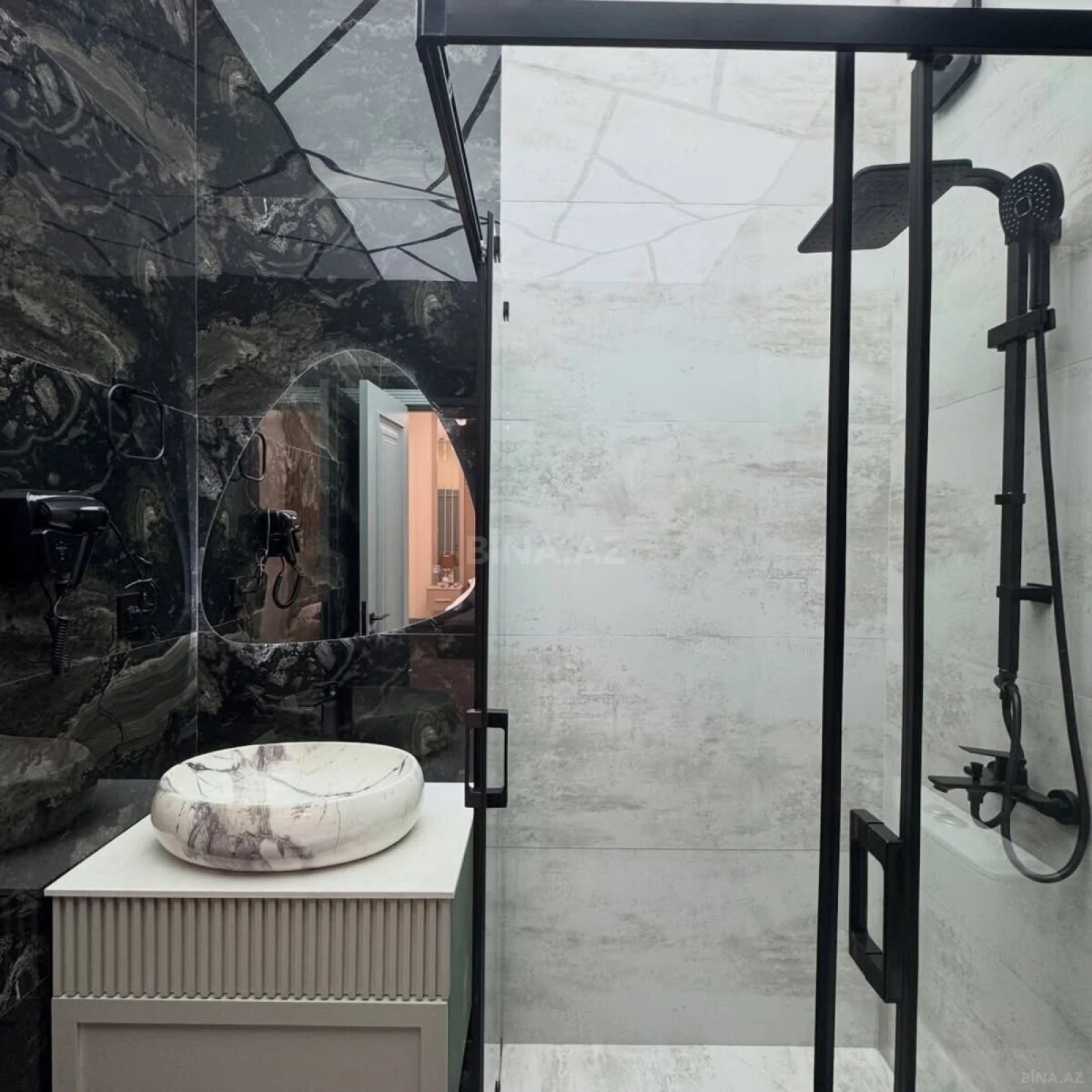 Satılır 5 otaqlı həyət evi 170 m²