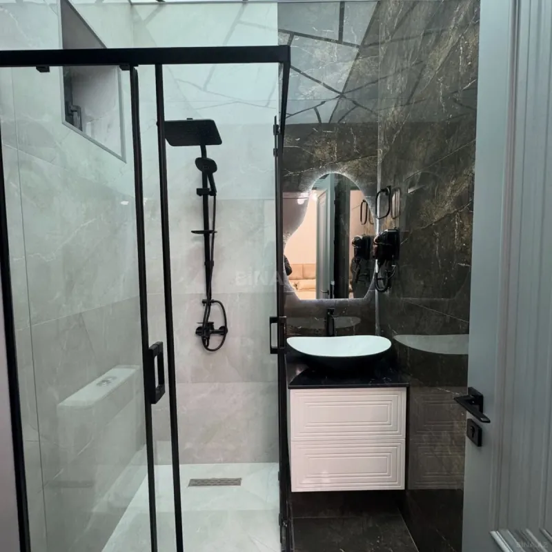 Satılır 5 otaqlı həyət evi 170 m²