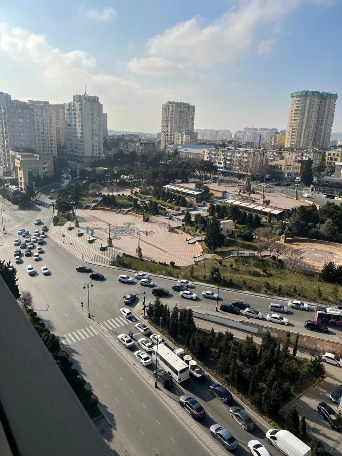 Satılır 4 otaqlı mənzil 190 m²